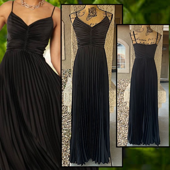 Petal & Pup Dresses & Skirts - Petal & Pup NAIRA Pleated Maxi Dress Black Size 4